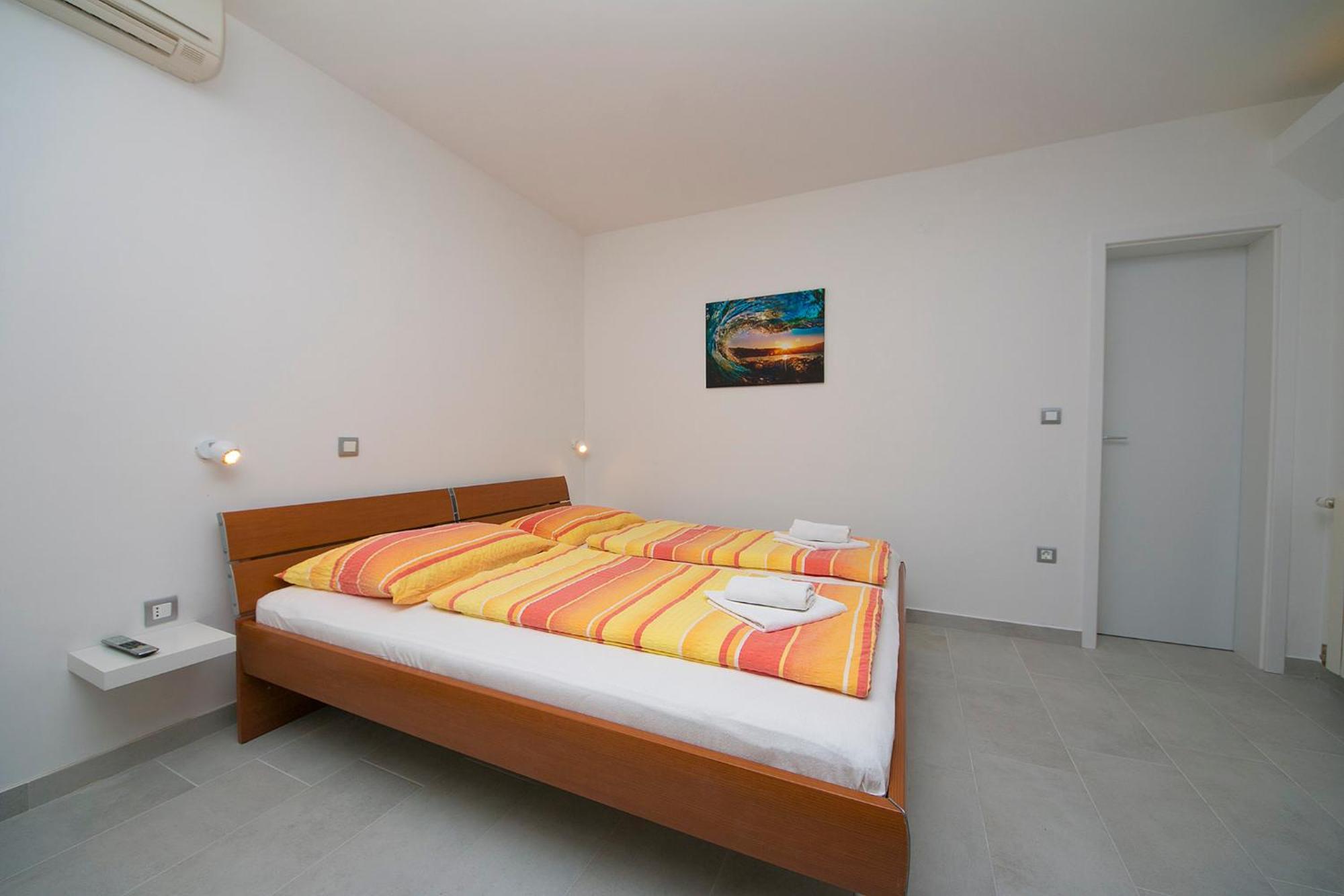 Adria Brela Apartments Rum bild